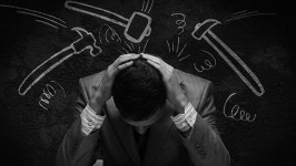 군민운동장 탄성포장공사 하자 투성이