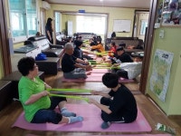 찾아가는 세대 공감 세라밴드 활동 눈길