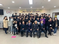 장락에 맞춰 중구 춤을 추다