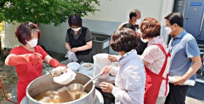 충주 교현2동바르게살기, 홀몸노인 30가구 삼계탕 전달