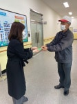 제천시노인종합복지관, 9988행복지키미 참여자 개인 체온계 전달