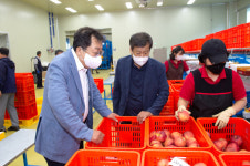 이상천 제천시장, 남제천농협 농산물 산지유통센터 현장격려