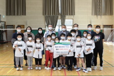 옥천 청성초 총동문회, 배드민턴부에 100만 원 격려금 지원