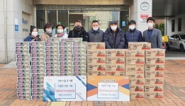 충주 연원시장상인회 등, 소외계층 라면 전달