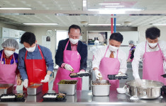 이동환 제천경찰서장, 경로식당 찾아 봉사