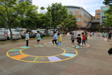 충주 국원초, 야외 전통놀이공간 조성