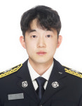 충주소방서 김용진 소방관, 백혈병 어린이 위한 헌혈증서 선물