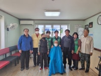 충주 칠금금릉동 새마을부녀회, 경로당 노인 위한 미용 봉사