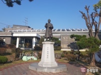 오류로 가득찬 정지용문학관