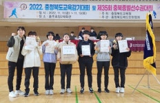 충주 성남초, 교육감기 배드민턴대회 여초부 우승