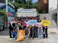 청주시 탑대성동·예산과, 우암산서 줍깅 캠페인 진행