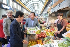 최민호 시장, 추석맞이 세종전통시장 방문