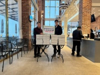 좋은아침페스츄리 충주점, 충주종합사회복지관에 빵 후원