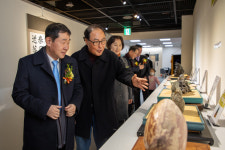 문학적 풍미 담은 수석전시회