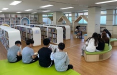 충주 칠금초, 현대화된 학교도서관 꿈담책숲 완공