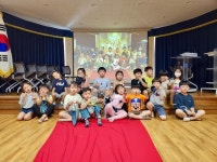 충주예성초병설유치원, 청바지 새활용 패션쇼로 독서축제 개최