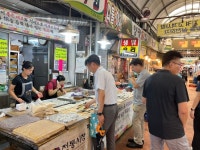 충북기업진흥원, 전통시장 장보기 행사로 지역경제 살리기 동참