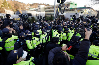 윤 대통령 체포영장 집행 앞두고 '전운'