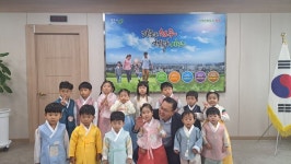 청주시 서원구청 어린이집, 직원들에게 사랑의 송편 전달