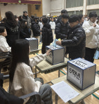 소중한 한 표 행사합니다…청주 내곡초 학생자치회 임원 선거 후끈