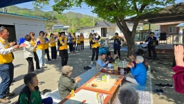 충주중앙적십자봉사회, 옥성마을서 찾아가는 경로잔치 열어