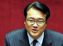 정진석 "지방의원에 일할 여건 마련해줘야"