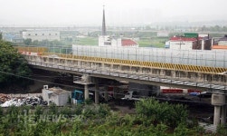 아산에서 벌어지는 이상한 도로 공사