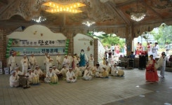 유성문화원 민속예술단 50~60대로 구성