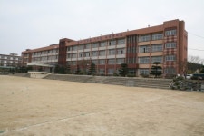 대전교육청, 명품 대전국제중고, 유성중에 설립