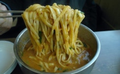 전국 추어칼국수의 원조 ‘옥순네 추어칼국수’