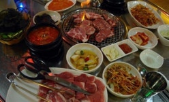 쫄깃하고 담백한 맛의 여유, 오늘 유성뒷고기