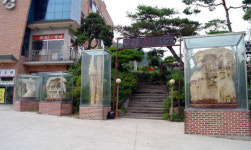 수석 전시장과 석갈비 한 곳에서 식후경