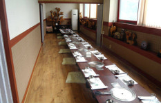 수석 전시장과 석갈비 한 곳에서 식후경