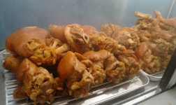직장인 퇴근길 유혹하는 족발의 맛 ‘황박사 왕족발’
