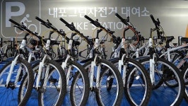충남도 복지부동 속 고철 돼 가는 자전거