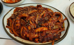 불향 머금은 매콤한 낙지볶음과 청국장의 맛 ‘시골길’