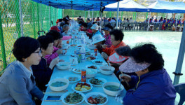 유성 신성동 존치상가연합회.제1회 경로위안잔치 열어