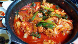 ‘백종원의 3대 천왕’도 인정한 닭볶음탕의 명소 ‘정식당’