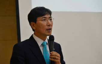 대권도전? 안희정 “아직 기도문 못 썼다”