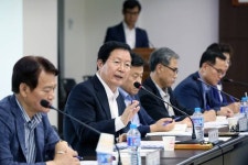 전반기 반환점 돈 장종태 서구청장, 시민들과 '우중 데이트'