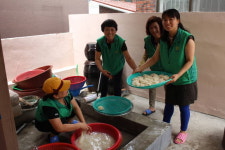 자양동 새마을부녀회, 경로당 찾아 여름특식 대접