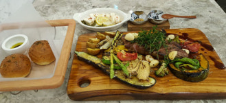 칸지레스토랑Ⅱ(KHANJEE RESTAURANTⅡ) | 자연 숙성명품 ‘드라이에이징’스테이크의 명소 ‘칸 스테이크’