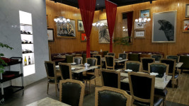 칸지레스토랑Ⅱ(KHANJEE RESTAURANTⅡ) | 자연 숙성명품 ‘드라이에이징’스테이크의 명소 ‘칸 스테이크’