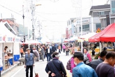 10월을 맞아 연산대추와 보은대추가 한판 붙는다.
