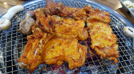 전국 최초 닭갈매기살 판매하는 ‘숯불 홍 닭갈비’