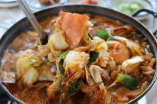 [맛집 정보]  “살아있는 꽃게로 끓여내는 게국지를 찾아” 안면도 맛집 여행