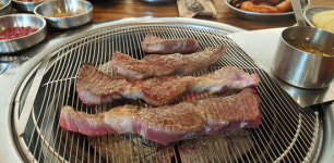 숙성고기와 유기농 쌈이 있는 외식명소 ‘조대포 가든 식당‘