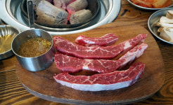 숙성고기와 유기농 쌈이 있는 외식명소 ‘조대포 가든 식당‘