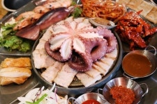 강남 역삼동맛집에서 즐기는 돔베보쌈과 문어한마리수제비