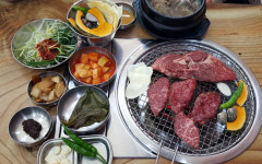 천안 줄서서 먹는 수중숙성 한우집. 꽃핀 한우